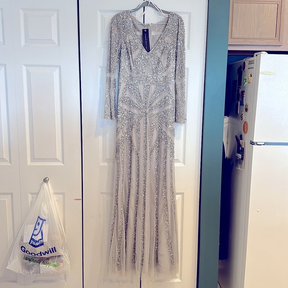 NWT AIDAN MATTOX BEADED SILVER GOWN - Picture 5 of 17